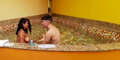 I GAVE THE FUCK OF HER LIFE TO MY FRIEND ELIZABETH IN THE JACUZZI