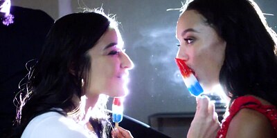 BLACKED BBC-Hungry BFFs Alexis & Emily have hot threesome