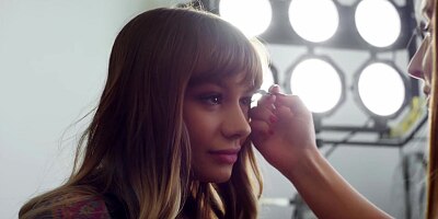 Deeper. Naomi & Ashley have intense threesome at photoshoot