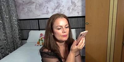 Watch those AMAZING BOOBS! A great MILF has come