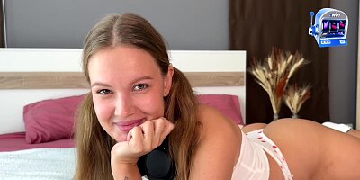 Stepsister asks me to teach her how to suck a dick before her first date with a boyfriend