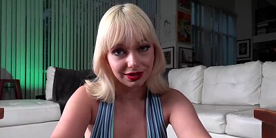 Jessica Starling Worships Dick Before Rubbing It To Her Vagina