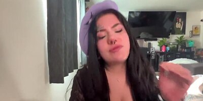 Teen uses her mouth to persuade her stepdad