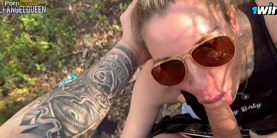 Blowjob at the public park