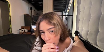 Beautiful 18yo Girl Comes to Record Her New Sextape