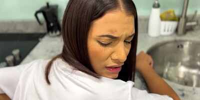 My best friend sees me cooking and fucks me!