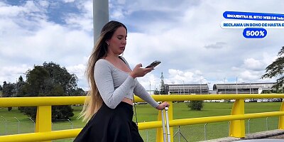 I fuck a stranger in his car because he offers to take me home