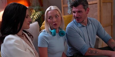 MOMxxx Big boobs MILF Billie Star shares hard cock with petite blonde Lovita Fate FFM threesome