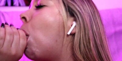 Fast Cum On Her Face
