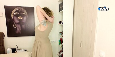 A Massage Therapist Carefully Kneaded My Entire Body. I Will Recommend This to All Girlfriends