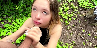 THE BEAUTY SUCKS MY COCK SUPERBLY AND AS A REWARD I TREATED HER TO MY HOT SPERM!