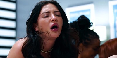 TRANSFIXED - CEO Jade Venus Fucks Petite Intern Jane Wilde In Office Meeting - SPANISH SUBTITLES