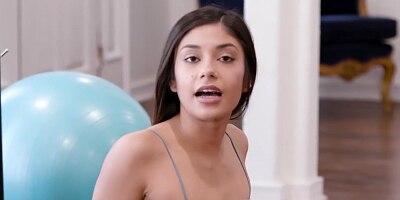 FAMILY HOOK UPS - Xxlayna Marie Catches Her Stepbrother Jerking Off So She Gives Him A Hand