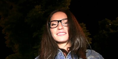 PublicAgent Hot brunette spreads her legs for outdoor fucking