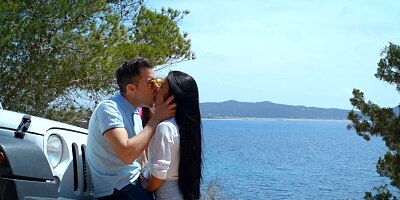VIXEN Vacations are the perfect time for unexpected threesomes
