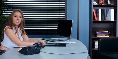 Brazzers - Big Tits Lena Paul gets eaten out at work