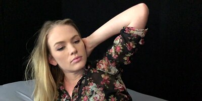VIOLET STORM's high-heeled sexy feet & toes coax cum from ERIC JOHN's balls