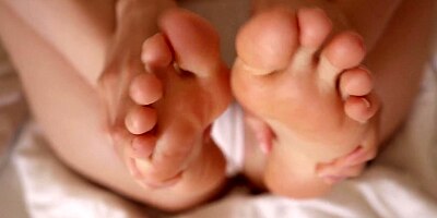 He fucked my tight pussy but cum on my feet - PrettyEvil