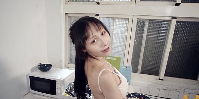 Naughty Girlfriend Makes Me Breakfast and Sucks My Dick - Psychoporn