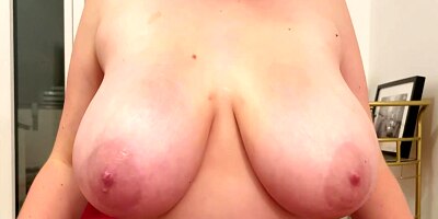 BUSTY NATURAL BABE TITTYFUCK + CUMSHOT