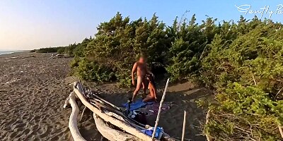 ANAL FINGERING FOR A SLUT: public beach slut analized and handjob