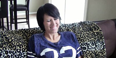 4K/ Quick Interview And Strip Tease Before Sexy Velvetine Rubs Her Pussy!