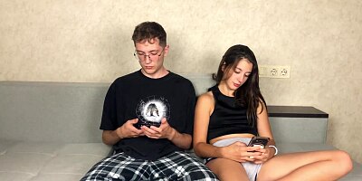STEP BRO JERK OFF CLOSE TO STEP SISTER! I DIDN'T EXPECT HE HAS SUCH EXPERIENCED FINGERS! ORGASM