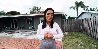 PropertySex Hot Agent With Great Ass Fucks Handyman