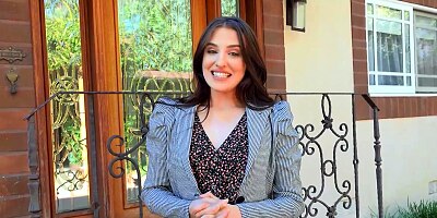 PropertySex Enticing Brunette Real Estate Agent Babe Convinces Picky Client to Purchase Home
